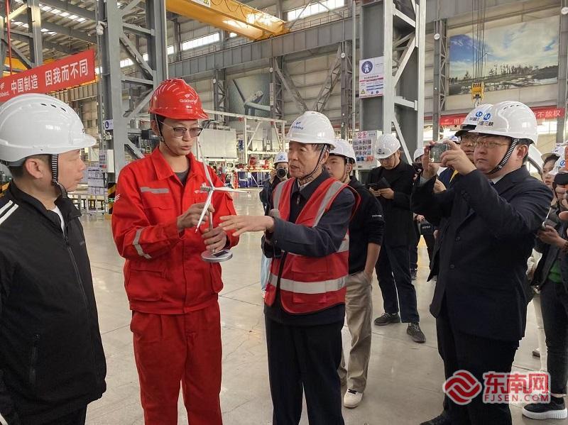 从“大风车”到“小胶带” 福建硬核智造实力圈粉网络名人